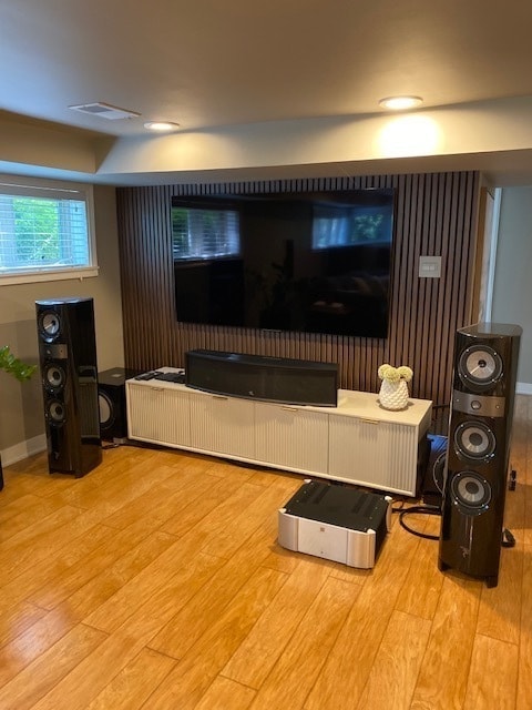 Building Photo - 604 N Pine St