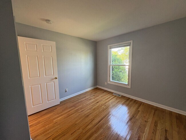 Building Photo - 519 Asbury Ave