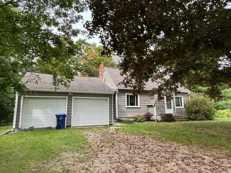 Building Photo - 7221 Sterrettania Rd