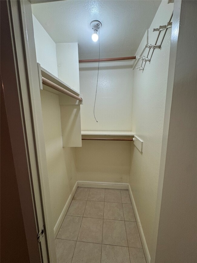 Building Photo - 3214 Long Shadows St