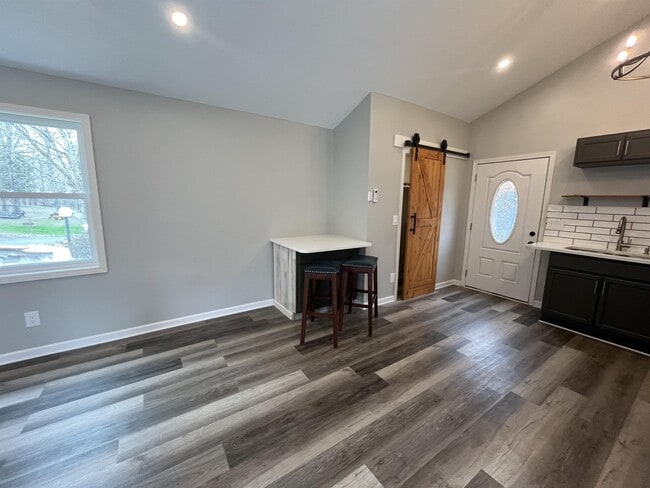 Building Photo - 8010 Sunset Heights Dr