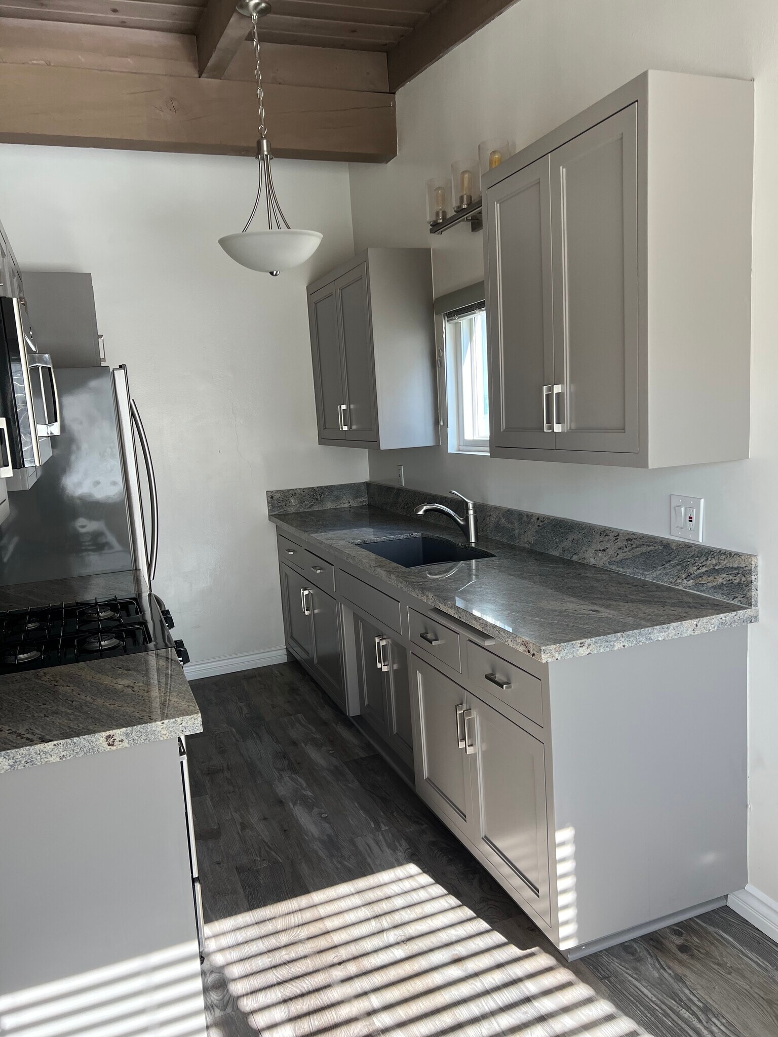 Kitchen - 323 31st Pl