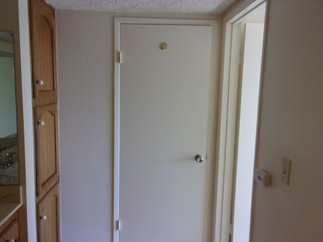 Building Photo - 411