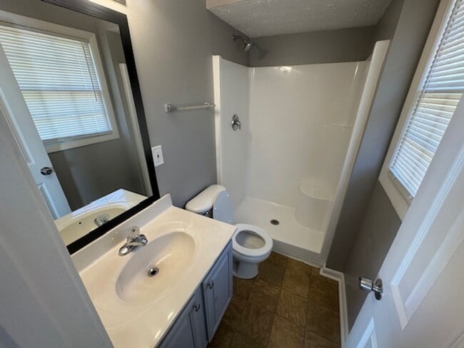 Building Photo - 1858 Cannonville Rd