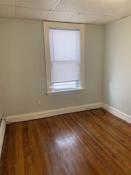 Building Photo - 130 Talbot Ave