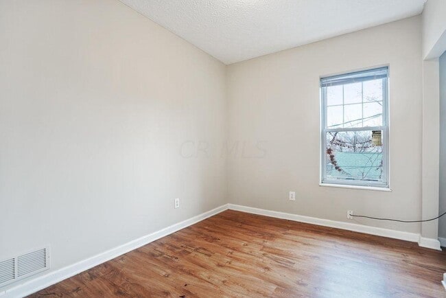 Building Photo - 320-322 E 12th Avenue