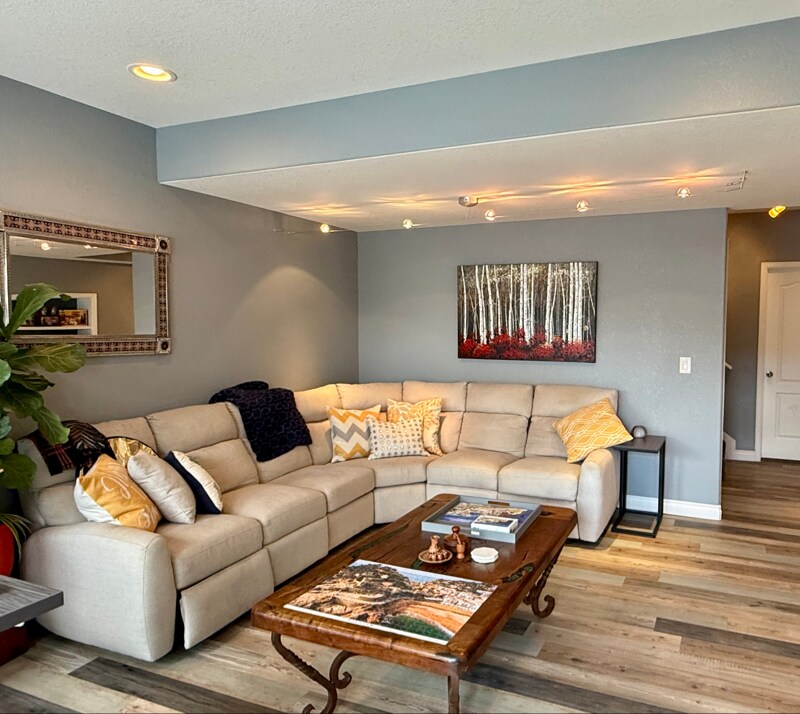 Building Photo - 8610 Zircon Way