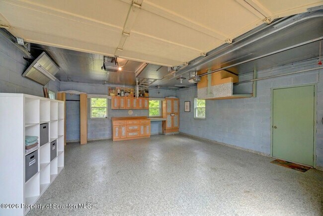 Building Photo - 454 Hickory St