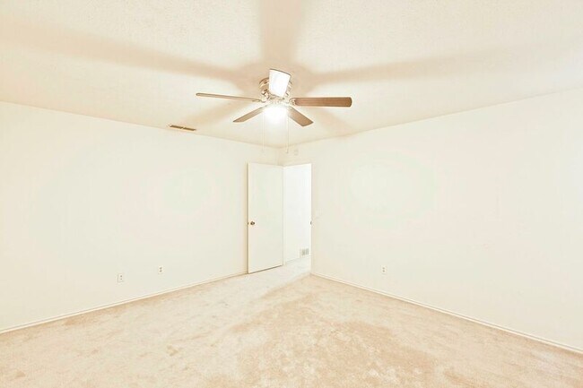 Building Photo - 2116 Winterstone Dr