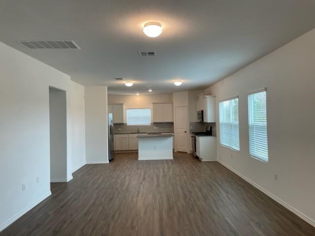 Building Photo - 10413 Premier Park St