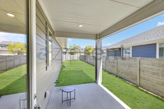 Building Photo - 3140 Eddington Dr