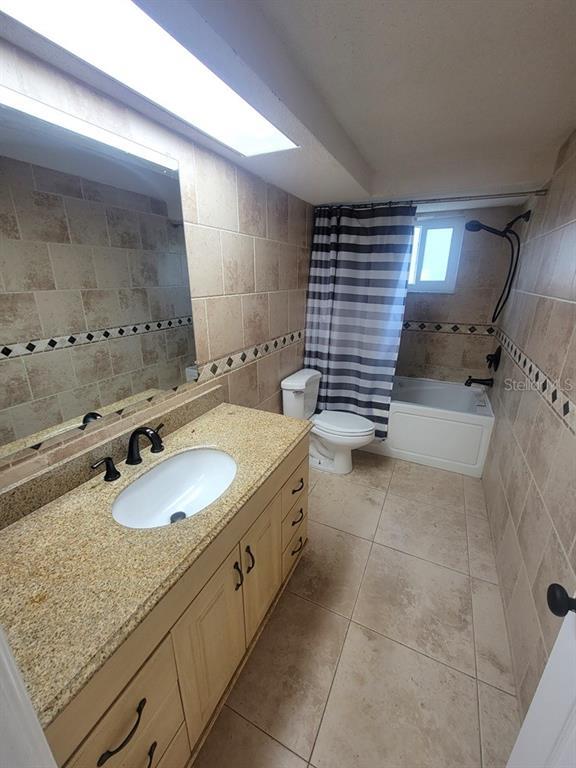 Building Photo - 7741 Treasure Pointe Dr