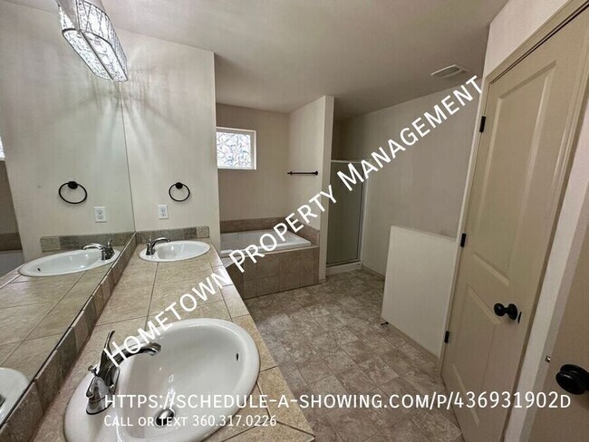 Building Photo - 1306 Linwood Ave SW