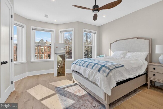 Building Photo - 32 Adams St NW