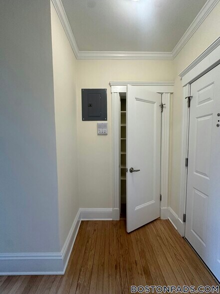 Building Photo - 24 Chauncy St