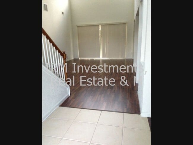 Building Photo - 4 b 2.5 b House w 2 car garage in Spring Isle