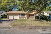 Building Photo - 412 Lena Ln