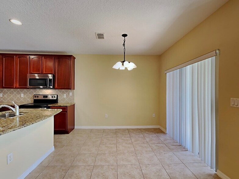 Building Photo - 3320 Windsor Lake Cir