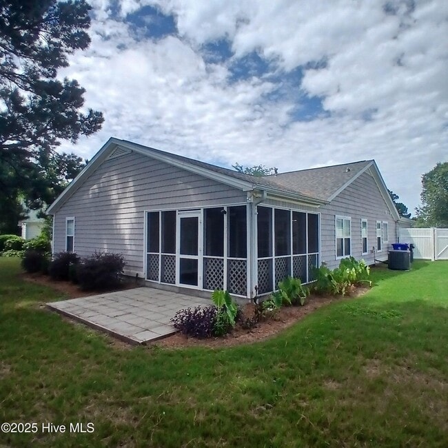 Building Photo - 4999 Glen Cove Dr SE