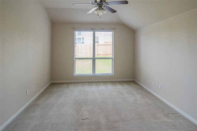 Building Photo - 2542 Ravenwood Dr
