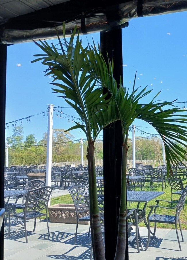 Building Photo - 47 Monroe St