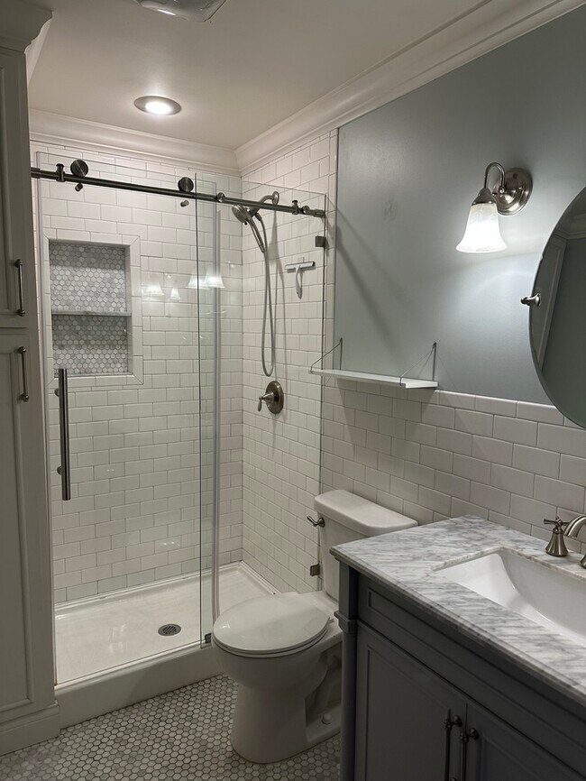 Building Photo - Webster Schools, Charming 2BD 2Bth Home Co...