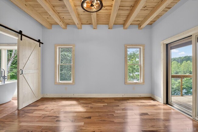 Building Photo - 308 Acres Ct