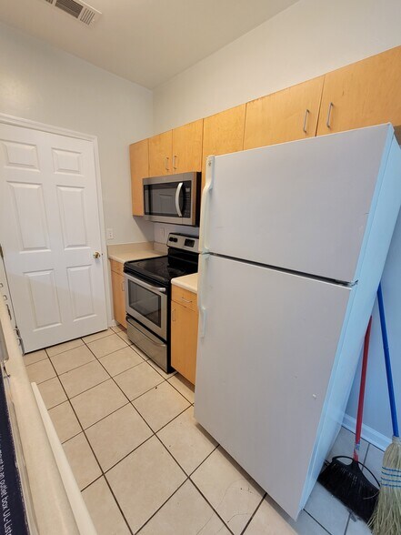 Building Photo - 2403 Hartsfield Rd