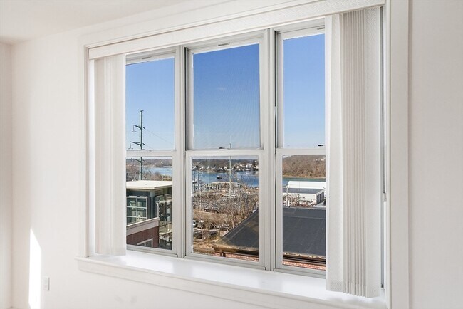 Building Photo - 116-128-128 Rantoul St