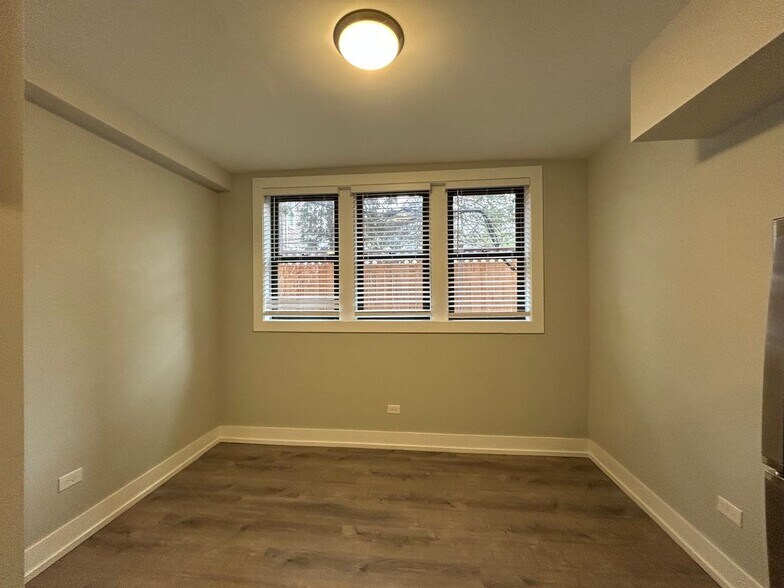 Building Photo - 1128 Maple Ave
