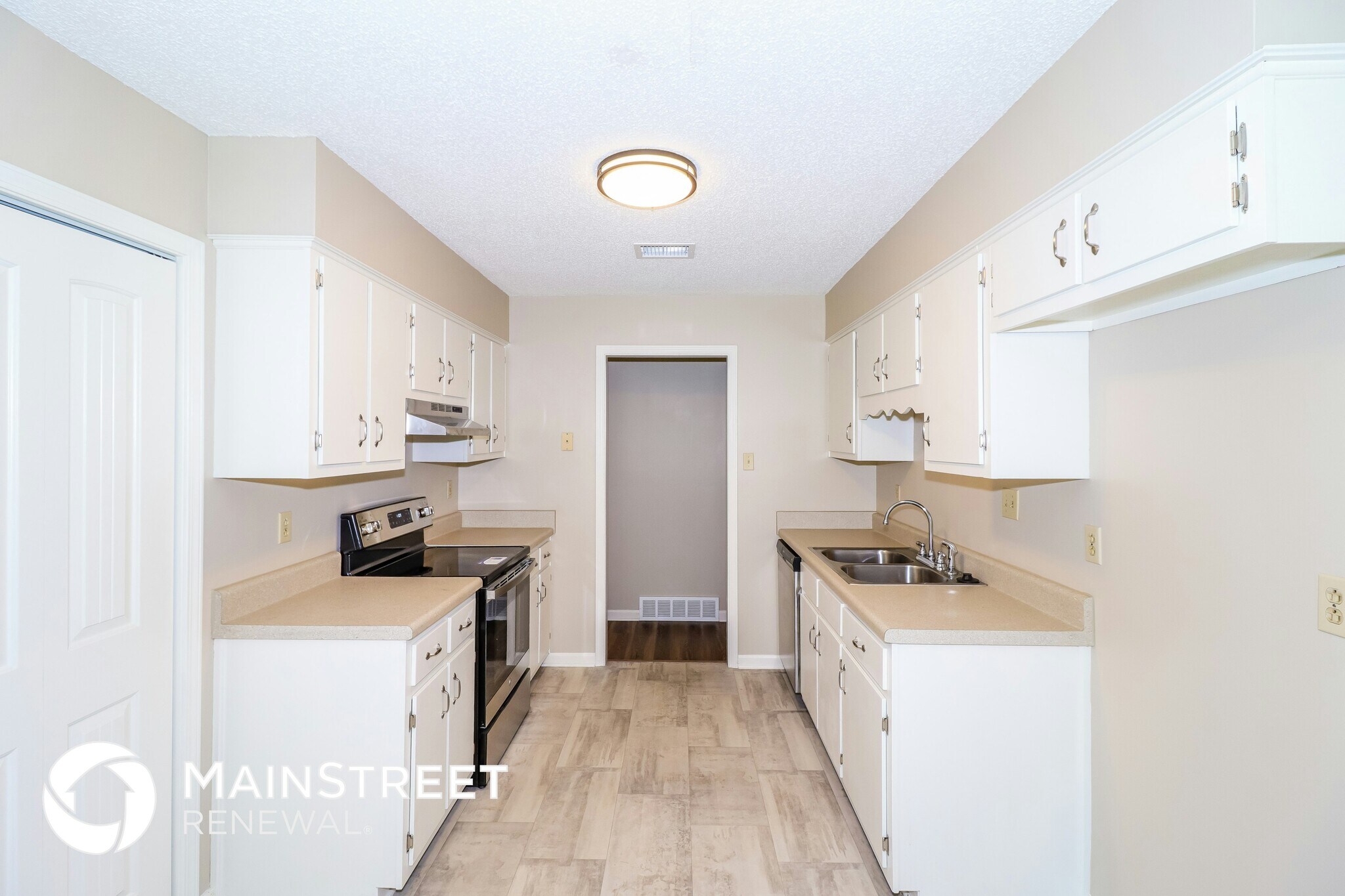 Building Photo - 5829 Lake Port Dr