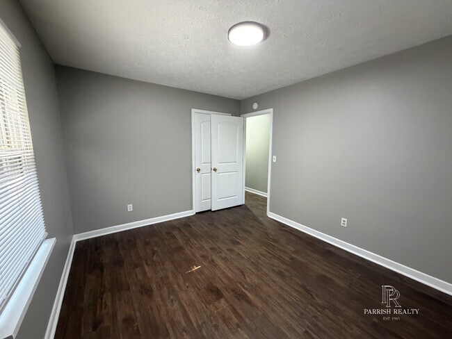 Building Photo - 510 Park Ln