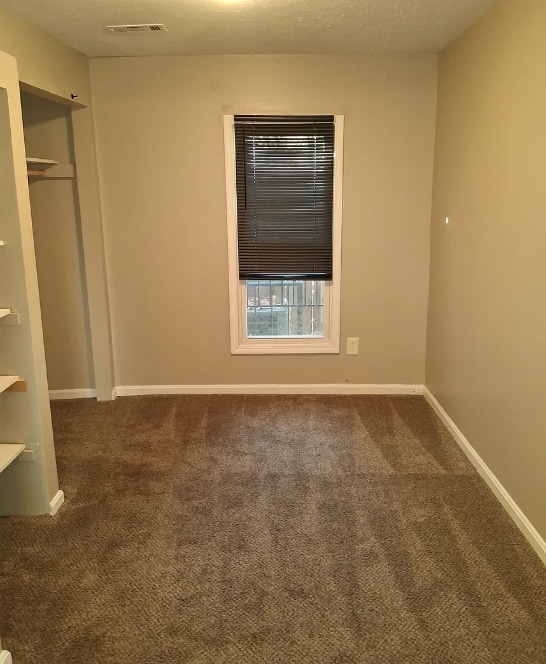 Building Photo - 3506 Kahlert Ave