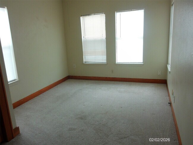 Building Photo - 4619 Ave S