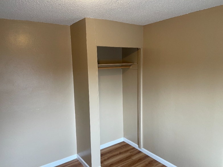 Building Photo - 100 N M St