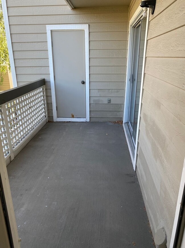 Building Photo - 2 bed 2 bath Condo in Park Almaden available now!