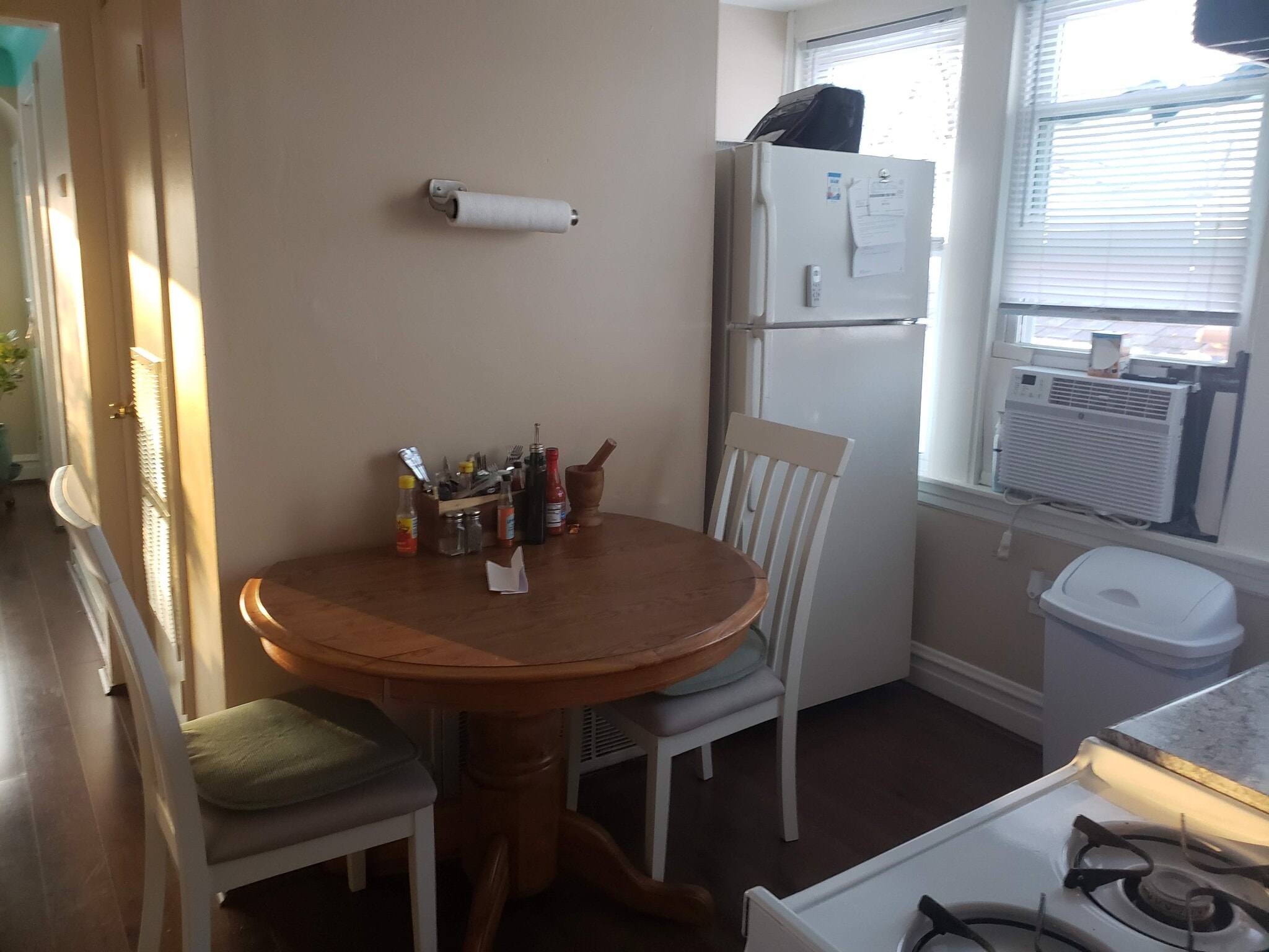 Kitchen table - 2835 S Harvey Ave