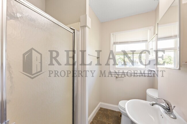 Building Photo - 7429 W Frazier Ln
