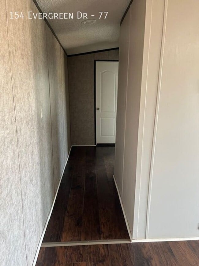 Building Photo - 154 Evergreen Dr