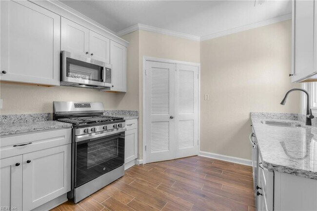 Building Photo - 1611 McDaniel St