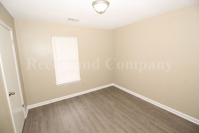Building Photo - 5009 Nail Rd