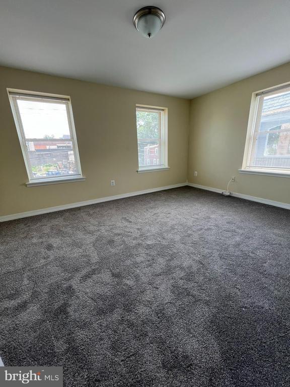 Building Photo - 42 Holland Ave