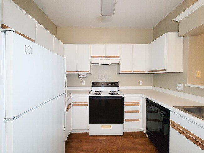 Building Photo - 2 Bed Townhouse Condo Near Medical Center & Rice Village!