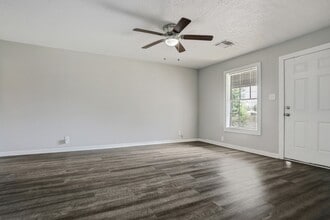 Building Photo - 308 Bennett Dr