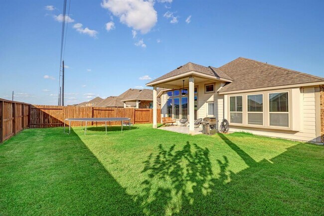 Building Photo - 5215 Baroness Ln