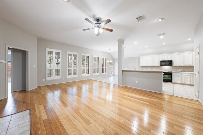 Building Photo - 21922 Rivergate Ct