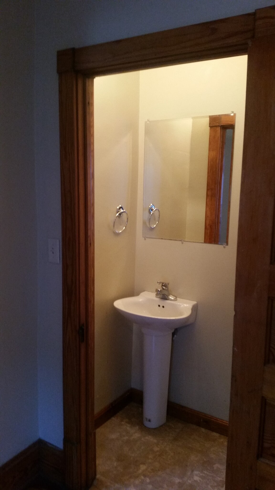 Downstairs Bath - 122 West Arch Street