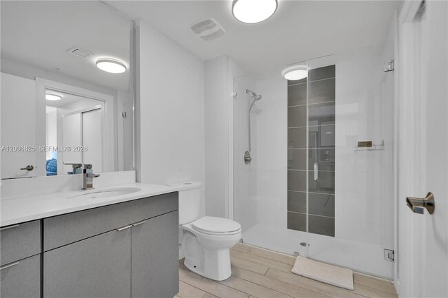 Building Photo - 321 NE 26th St