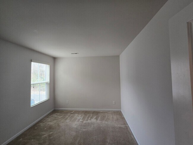 Building Photo - Beautiful Home Available for Rent in Charlotte, NC 28212