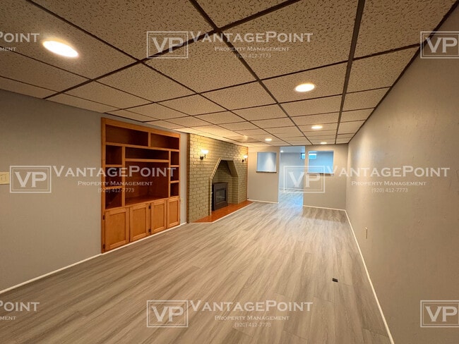 Building Photo - 4220 Hillcrest Dr